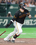 「【巨人】キャベッジが先制適時打「センター返しを心がけて」加入後初勝利の小笠原を「本当にいい投手」と絶賛」の画像1