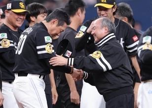 ソフトバンク・小久保裕紀監督、わずか３年で早くも王貞治、秋山幸二、工藤公康に並ぶ３度目リーグ優勝　就任１年目から圧巻のＶ→Ｖ→Ｖ