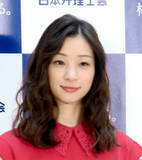 「足立梨花“血まみれ”姿に「キャー」「凄い事に…」「痛々しい」リアルすぎるドラマオフショに反響」の画像1