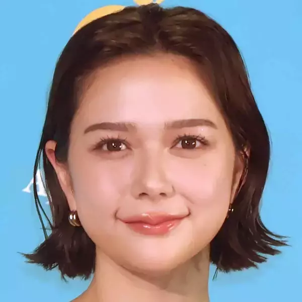 村重杏奈「ビシバシと決めた」全身ショット！「ダラダラする事に疲れた！もう働くぞ！」と２６年始動宣言！