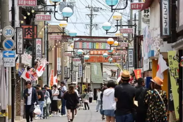 ちゃぶ台返し選手権や大道芸など「昭和の町感謝祭」ゴールデンウィーク期間中に開催…「豊後高田昭和の町」誕生２５周年