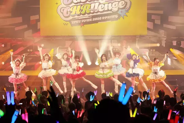ＯＣＨＡ　ＮＯＲＭＡ、全国ツアー東京公演を開催「魅力をどんどん伝えたい」新曲のアコースティックギター演奏も