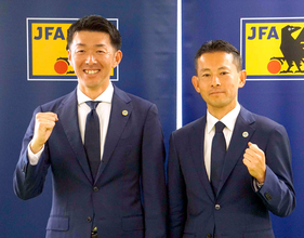 【Ｗ杯】異色の経歴の日本人審判員が大会に参加　「じゃんけん負け」で始まった荒木友輔主審　三原純副審は元野球少年