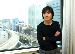 世界中で愛された東野圭吾さん「これでおもしろいゲームができなくなる」直木賞受賞時に語ったジョーク