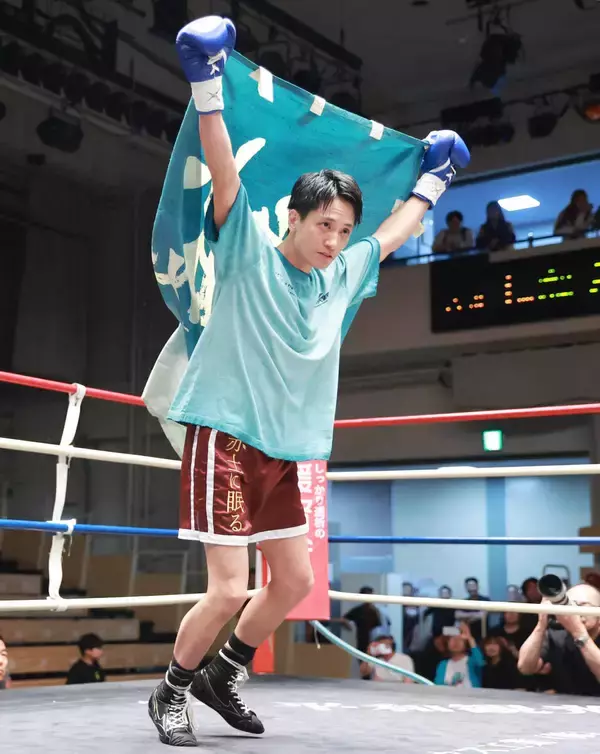 俳優・藤原季節がプロボクサーデビュー　初陣は１ラウンドＴＫＯ負け　現役俳優がプロ公式戦のリングに上がるのは異例