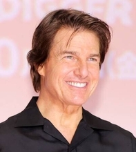 ６４歳のトム・クルーズ「日本には定年が…」同い年・石原良純の問いかけに「私は一生引退しません」生涯現役宣言