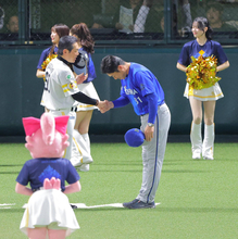 【ＤｅＮＡ】 相川亮二監督、裏目に出た敬遠策を説明「１点もやらないつもりでいきました」栗原を申告敬遠後に山本祐に同点適時打