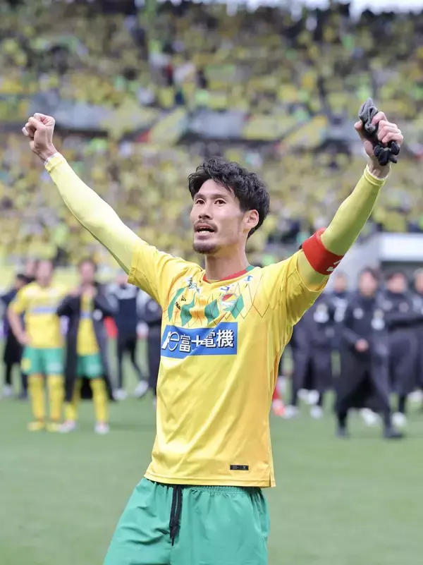 千葉が１７年ぶりＪ１昇格　主将のＤＦ鈴木大輔が涙「もう機は熟したと思っていた。みんなのおかげ」
