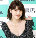「岸明日香、かっぽう着姿で手料理ふるまい「もう可愛い女将さん」「まるで若奥様」ファン絶賛」の画像1