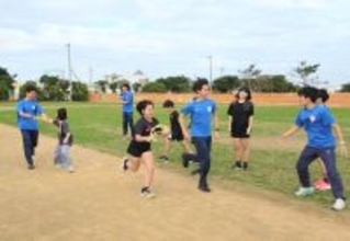 宮古島駅伝８日号砲　箱根王者の青学大など参戦　日体大は隣の伊良部島で陸上教室を開催して地元と交流