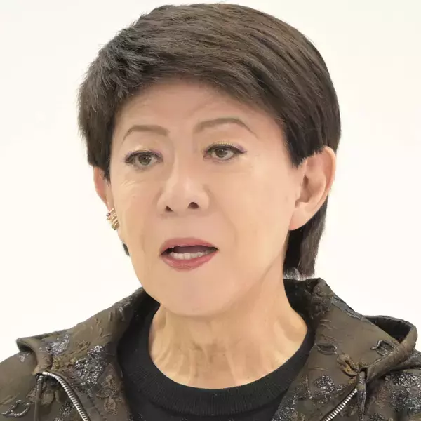 パーキンソン病から復帰の美川憲一「トレーニング後に撮ったわよ～」雪を背に元気な最新姿！「何時もお洒落」「笑顔が希望に」