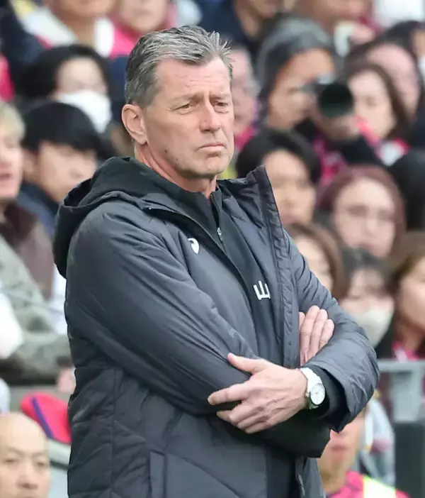 Ｊ１神戸、元日本代表ＭＦ扇原貴宏が今季絶望　スキッベ監督明言「膝をけがして今季の出場はもうない」連勝４でストップ