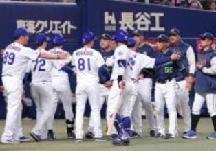 【中日】ボスラーへの死球にあわや乱闘寸前　井上一樹監督「３つやぞ！」両チームに警告に球場騒然　試合後も怒りおさまらず