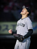 「【巨人】則本が古巣・楽天から１２球団勝利達成！セ界首位へ再び５連勝０.５差接近！新体制で変身の今季最多４発…」の画像1