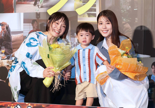 母親役に初挑戦の有村架純　親子演じた子役のサプライズ登場に「感激です。すっごくうれしいです。歩けるようになったんだね」