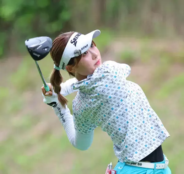 【女子ゴルフ】都玲華が２差５位発進　鈴木愛が単独トップ　馬場咲希は１１２位と出遅れる　資生堂・ＪＡＬレディス