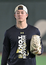 【オリックス】吉田輝星の出場選手登録を抹消…８・９ロッテ戦で１回３失点　右肘ＴＪ手術から復帰の今季は２６試合に登板