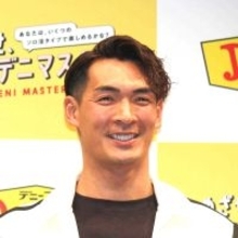 Ｊ２監督就任の槙野智章「家のムードメーカー」女優妻・高梨臨の３７歳誕生日を祝福！ラブラブ夫婦ショットに「私の理想」の声