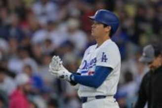 大谷翔平が“離れ業”４号先頭弾返し　ドジャースタジアム熱狂　日本人記録更新の４５試合連続出塁で７７年ぶりＭＬＢ記録へ前進