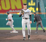 「【阪神】初の連敗に淡々の藤川球児監督「４月ですから」３戦連続初回失点のルーカスに「どんな選手も簡単ではない」」の画像1