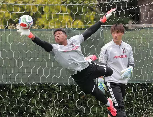 【Ｗ杯】鈴木彩艶が合流　吉田麻也から授かった「初戦の重要性」…合宿４日目