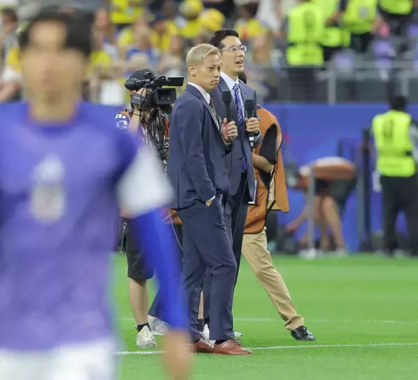 【Ｗ杯】本田圭佑、ピッチ上のセンターサークルから登場で気合「今日はとにかく勝つ！以上！」　
