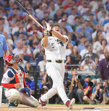 村上宗隆がＭＬＢホームランダービー出場、９発で４人終了時点で３位「めちゃくちゃ緊張」　準決勝進出は「多分無理じゃないですか」