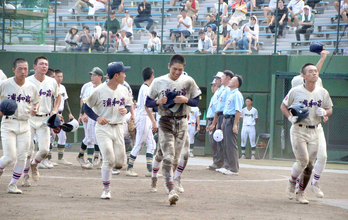【高校野球】両軍計４２安打３３得点の打ち合い　４８年ぶり１６強の県浦和が２年連続準Ｖ昌平に１２―２１で敗戦…埼玉大会