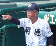 【高校野球】明徳義塾、大逆転で２４度目Ｖ王手　７回まで２安打で０－３→８回一挙４得点…決勝は高知中央と