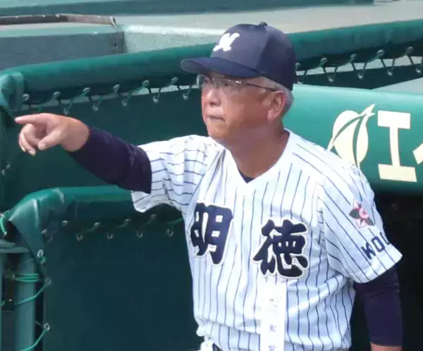 【高校野球】明徳義塾、大逆転で２４度目Ｖ王手　７回まで２安打で０－３→８回一挙４得点…決勝は高知中央と