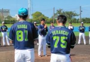 【ヤクルト】１軍浦添キャンプ打ち上げ　新選手会長の古賀優大「秋にはファンの皆さまと優勝の喜びを分かち合えるように」