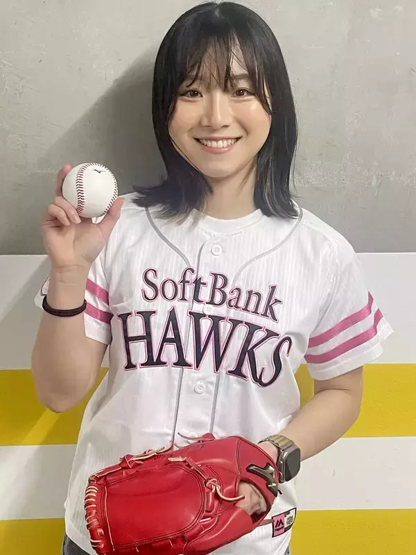 【ソフトバンク】人気女子ボクサーの鈴木なな子がノーバン始球式「広すぎてお客さんの顔が見えない。逆に緊張しないんだな」