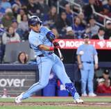 「２戦連発中の岡本和真、ＡＢＳのチャレンジ初要求も判定覆らず　好機で見逃し三振」の画像1