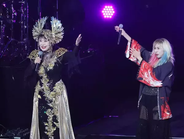 小林幸子、金色衣装に観客から「かわいい！」の声　ＳＨＯＷ－ＹＡ主催フェス初出演　寺田恵子は大興奮「ラスボスと一緒に歌っちゃった」