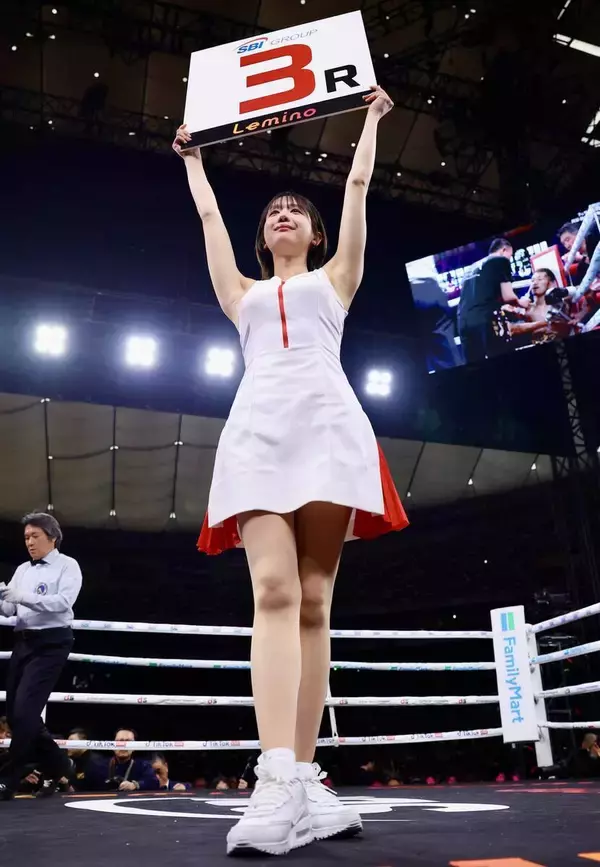 “美しすぎるラウンドガール”が登場「試合以上に…」「唯ちゃんでお客さんがノックダウン」あらた唯にファン大興奮…ボクシング世界戦