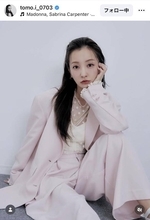 「お洒落すぎ」板野友美、デコルテシースルーのピンクスーツが「可愛すぎ」「全部、好き」