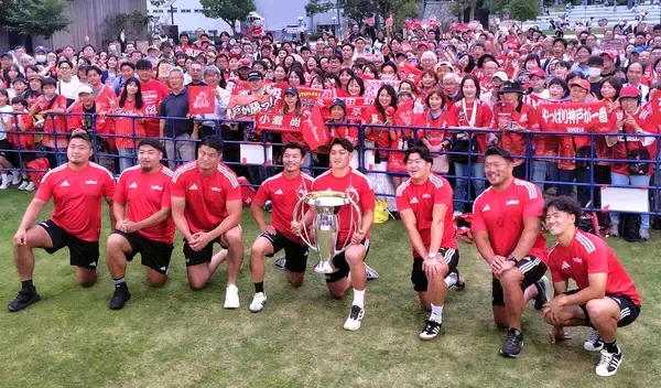 【ラグビー】「まだ卒業旅行に行っていない…」日本代表初選出の上ノ坊駿介はシーズンが終わってもラグビー漬けの日々　神戸が優勝報告会