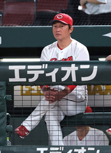 【広島】新井監督が中継プレーに苦言「なんでカットしたのか…投手はたまったものじゃない」一塁手・モンテロが本塁への返球をカット→悪送球で２点失う