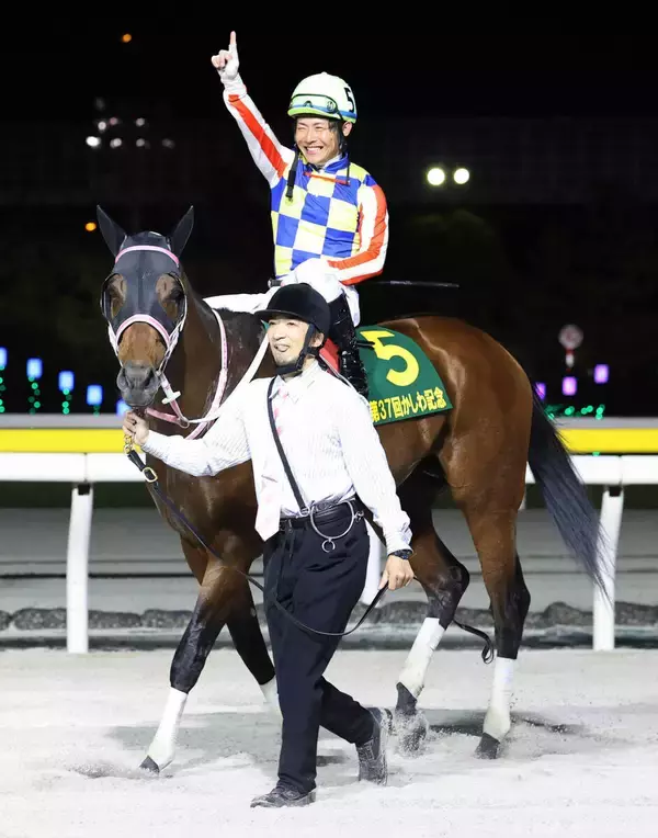 Ｊｐｎ１・３勝馬が断然人気に応えて地方移籍初戦を貫禄勝ち　シャマルが高知競馬Ａクラス戦を５馬身差で１着