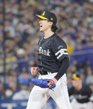 【日本シリーズ】球場騒然！ソフトバンク・上沢直之の右太ももにＤｅＮＡ・梶原の打球直撃→三森には痛烈なピッチャー返し　６回まで無失点投球