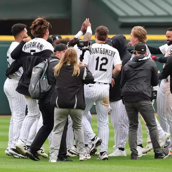 「「最高にうれしい」村上宗隆、本拠地デビュー戦で１安打　岡本和真と再会、初の敬遠＆サヨナラ勝ち…一問一答」の画像