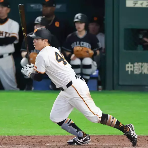 「右腕から打率６割…巨人・佐々木俊輔がプロ初４安打、カード別でもＤｅＮＡ戦が最高打率に」の画像
