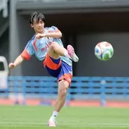 【Ｗ杯】ＦＷ上田綺世の強烈シュートにどよめき…ＧＫ陣好セーブ連発に歓声も　森保ジャパンが１３人で国内合宿２日目
