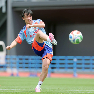 【Ｗ杯】ＦＷ上田綺世の強烈シュートにどよめき…ＧＫ陣好セーブ連発に歓声も　森保ジャパンが１３人で国内合宿２日目