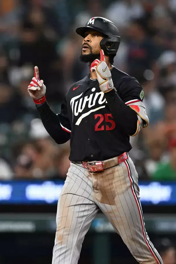 ツインズのバクストンが村上宗隆を抜く２１号　最近６戦４発で一気に量産