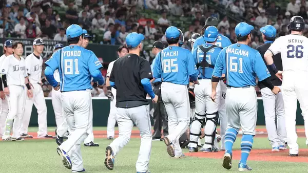 日本ハム・新庄監督、両軍一触即発の乱闘騒ぎに「大事な試合で敏感に」「答えは一生出てこない」…日本ハム・伊藤大海と西武・黒田コーチがにらみ合い