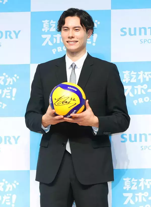 【バレー男子】高橋藍がサントリースポーツと初のアンバサダー契約「新たな挑戦」新プロジェクト始動「藍選手のようになりたい子供たち多い」影響力にも期待