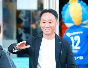町田・黒田剛監督　攻守で支配し首位広島に勝ち点で並ぶ「細部にわたって共有しながら強くあり続けたい」