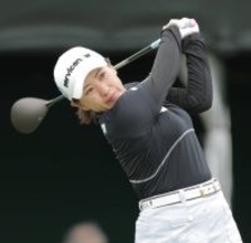 ２９歳・永井花奈が単独首位「過去一番を目指す」　昨年まで契約のヤマハがゴルフ用品事業撤退