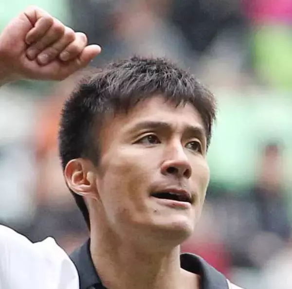 浦和、解任ブースト発動で連敗ストップ　“ワンダーボーイ”田中達也暫定監督がＪ１初指揮で勝利導く